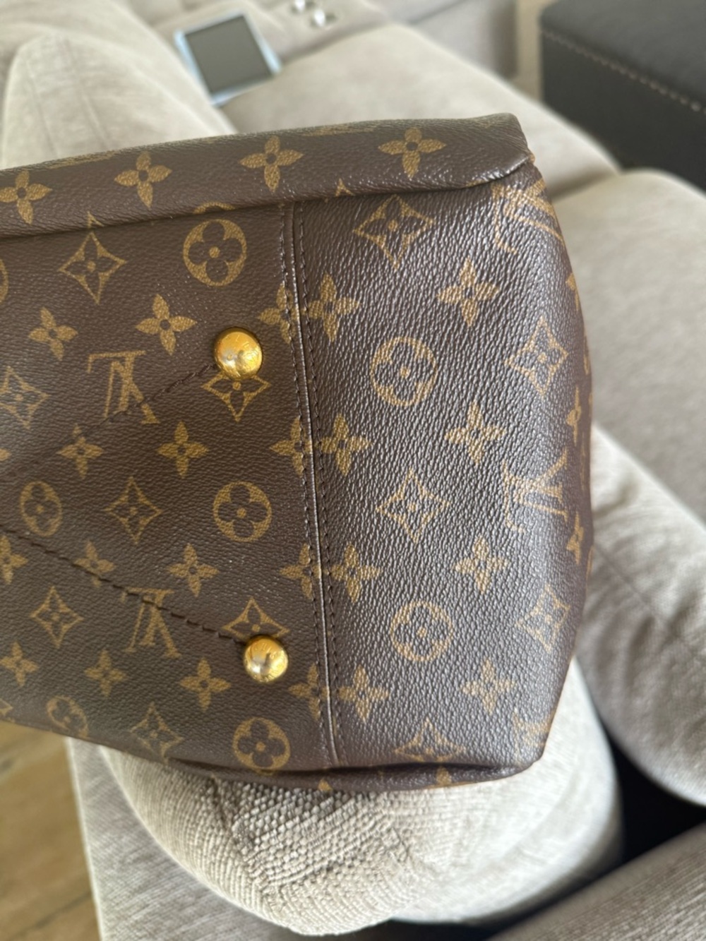 Louis Vuitton Brown Monogram Shoulder Bag - Picture 16 of 16